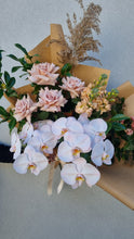 Load image into Gallery viewer, Florist Choice - Seasonal Flowers
