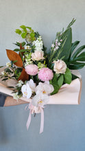 Load image into Gallery viewer, Florist Choice - Seasonal Flowers
