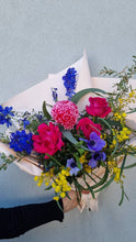 Load image into Gallery viewer, Florist Choice - Seasonal Flowers
