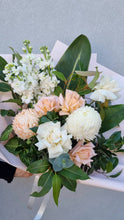 Load image into Gallery viewer, Florist Choice - Seasonal Flowers
